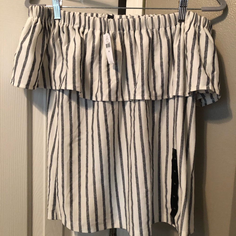 Cute Stripe Off The Shoulder Top 🖤